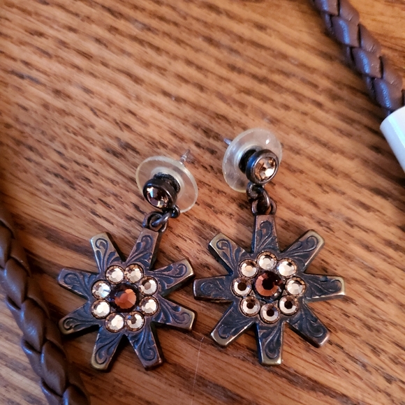 Western Collection Rowels Necklace and Earrings. Peach, copper - Picture 1 of 6